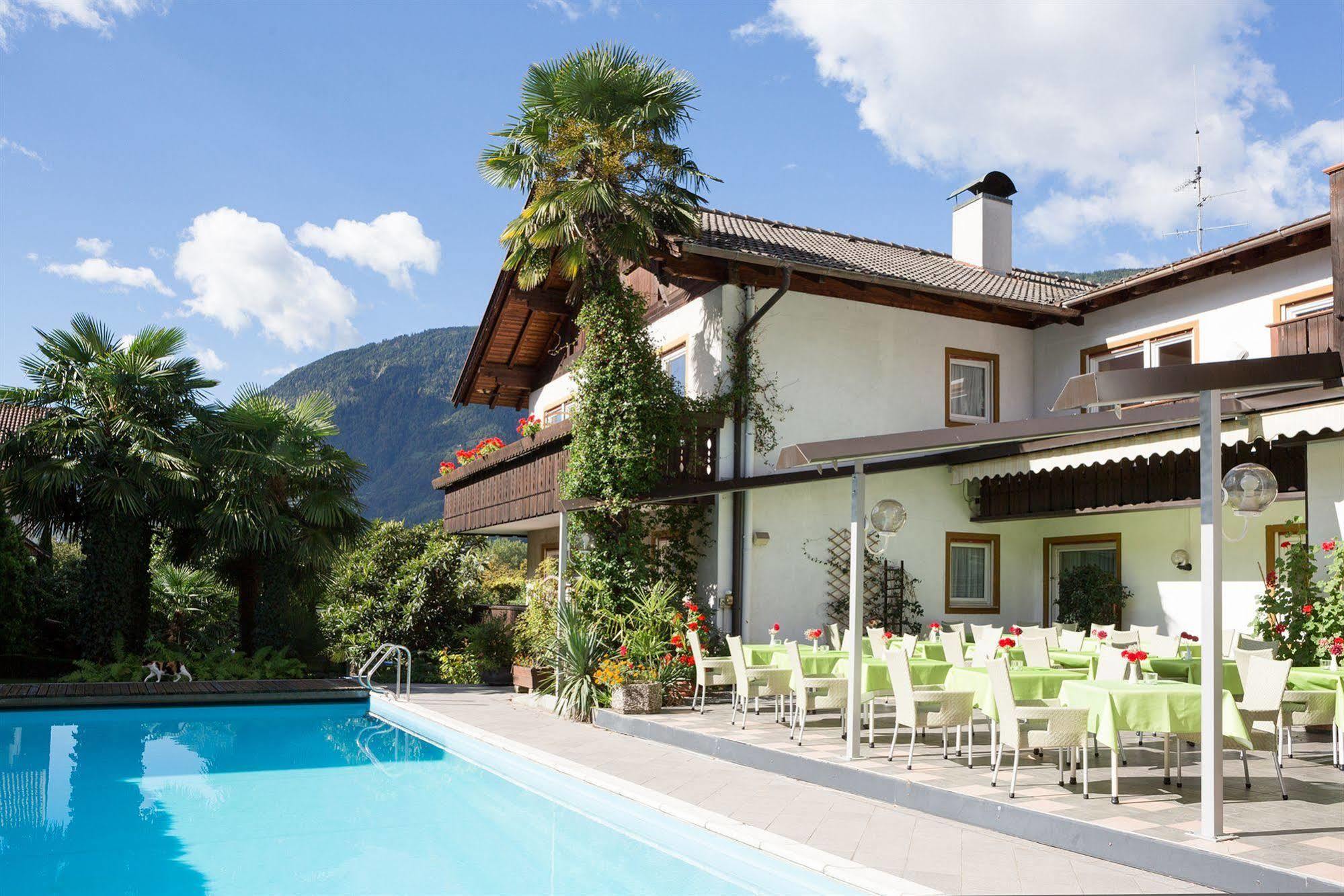 Hotel Gruberhof Meran Buitenkant foto