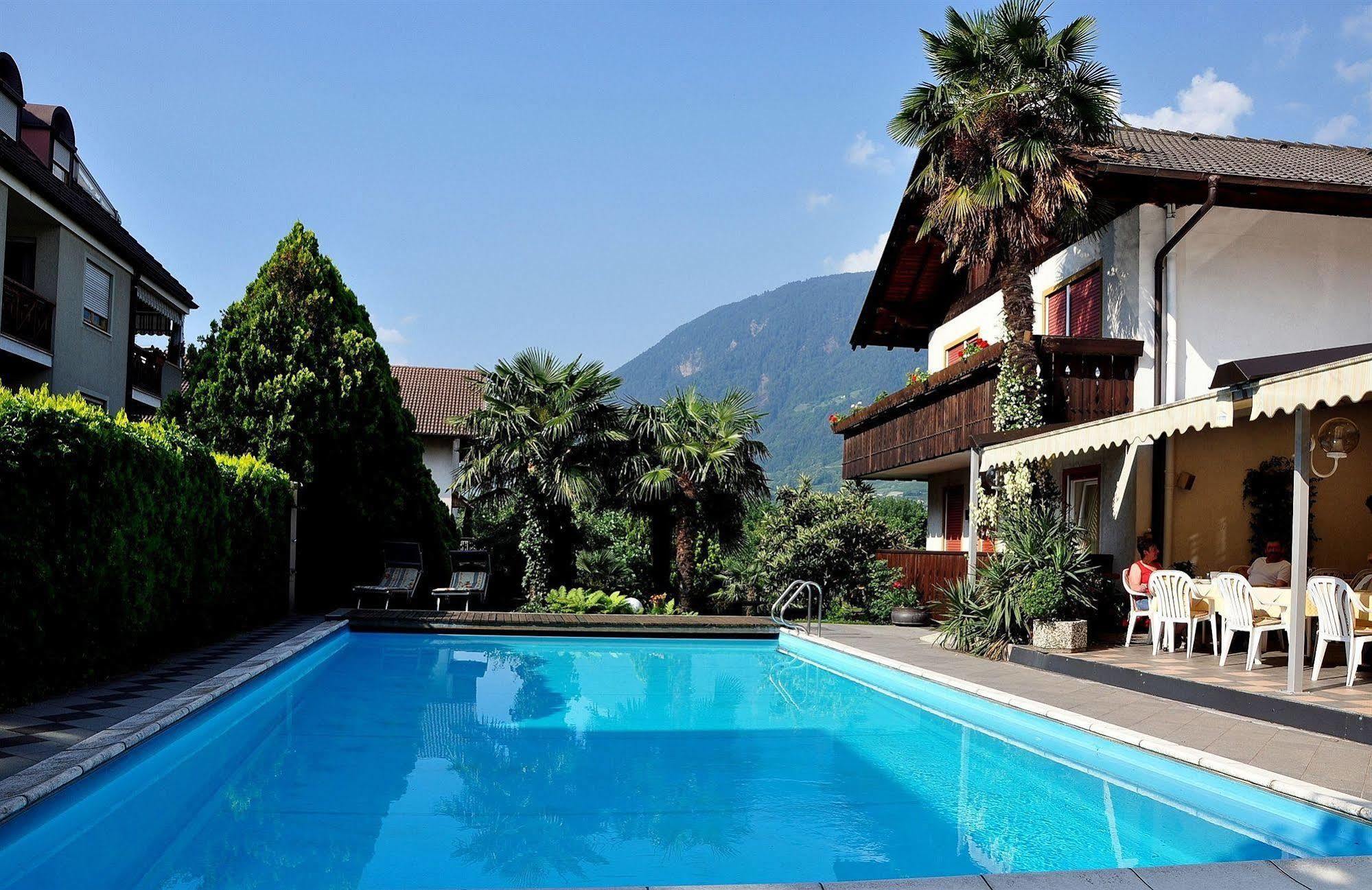 Hotel Gruberhof Meran Buitenkant foto